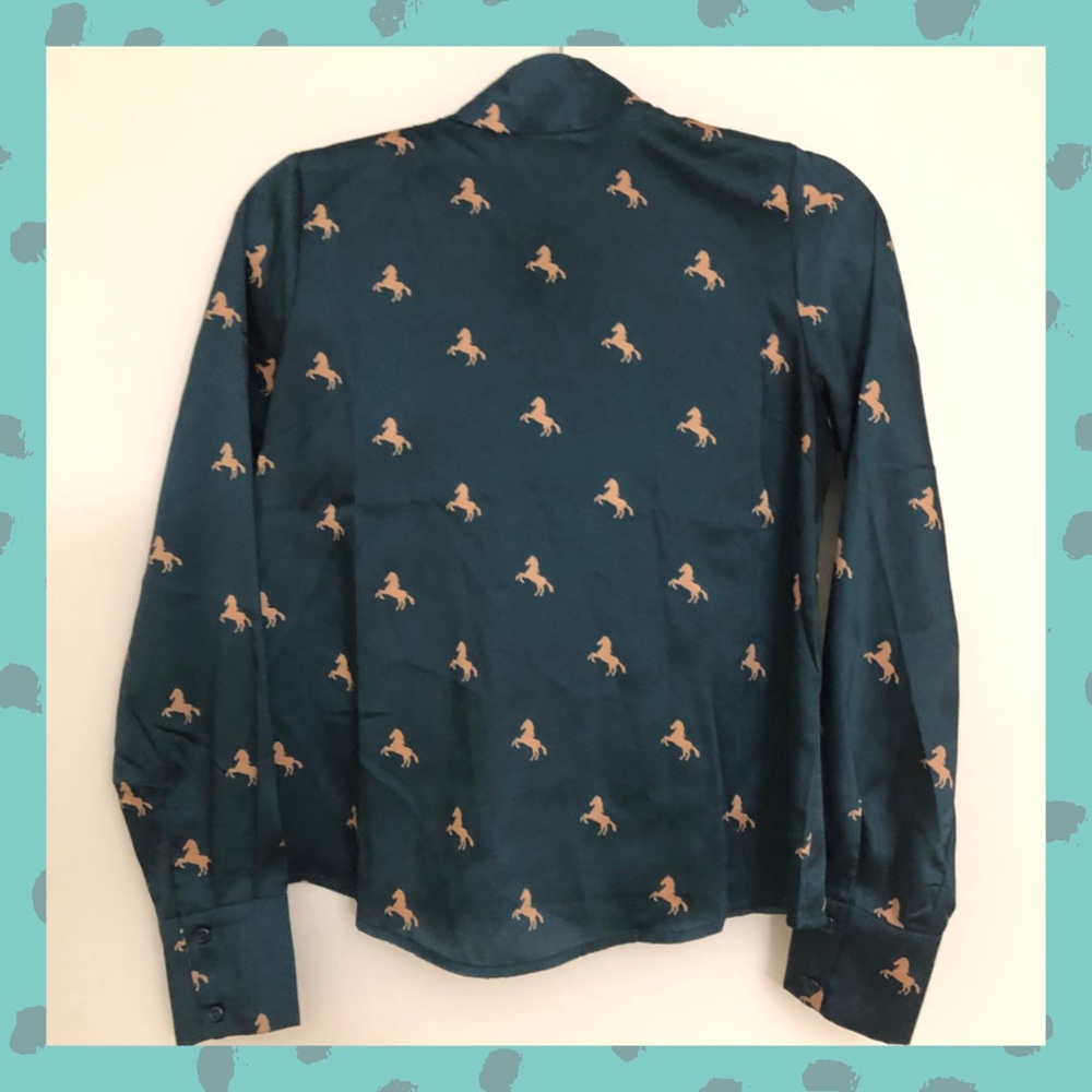 Forever 21 hardly worn mock neck blouse